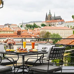 Four Seasons 5*, Prága Csehország